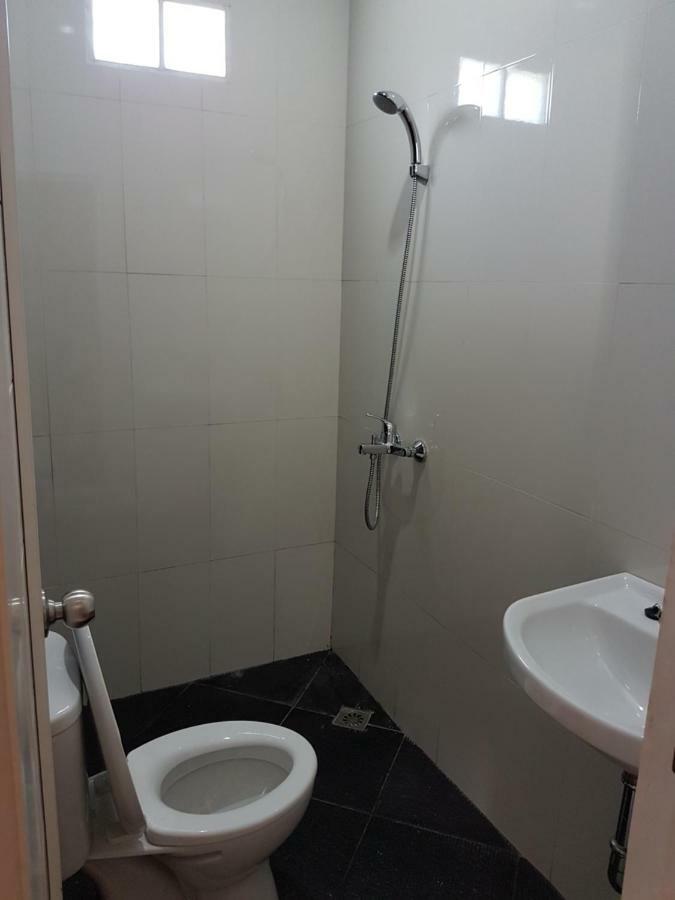 Hostel Ahira Syariah *